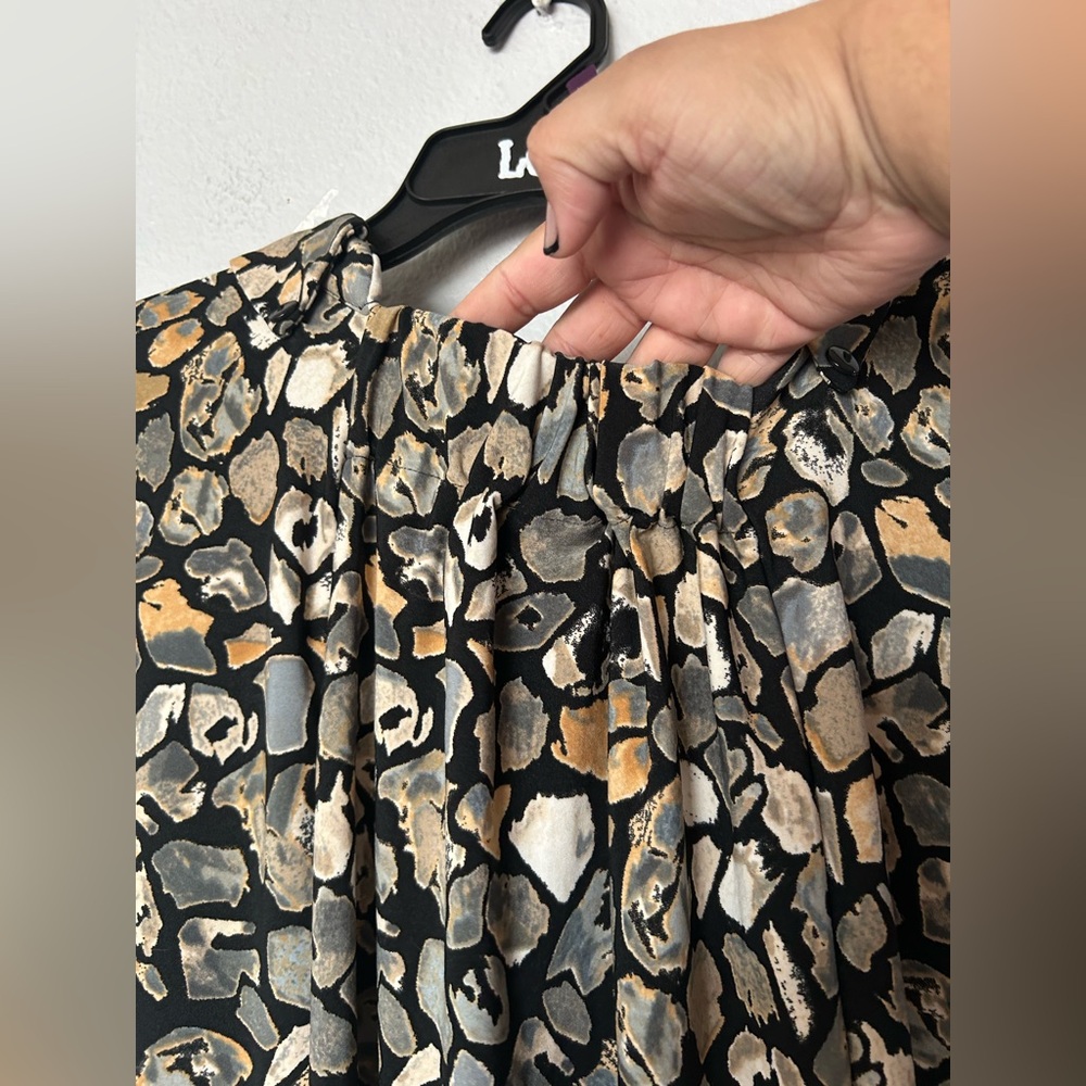 Attitudes by Renée pebble rock pattern, free, flowing blouse - Picture 5 of 5